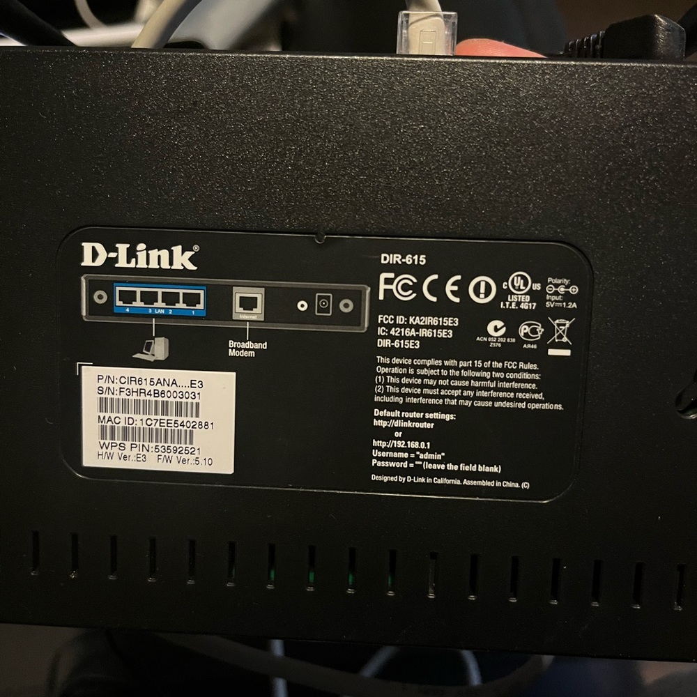 D-Link N300 DIR-615 Router - Picture 2 of 8
